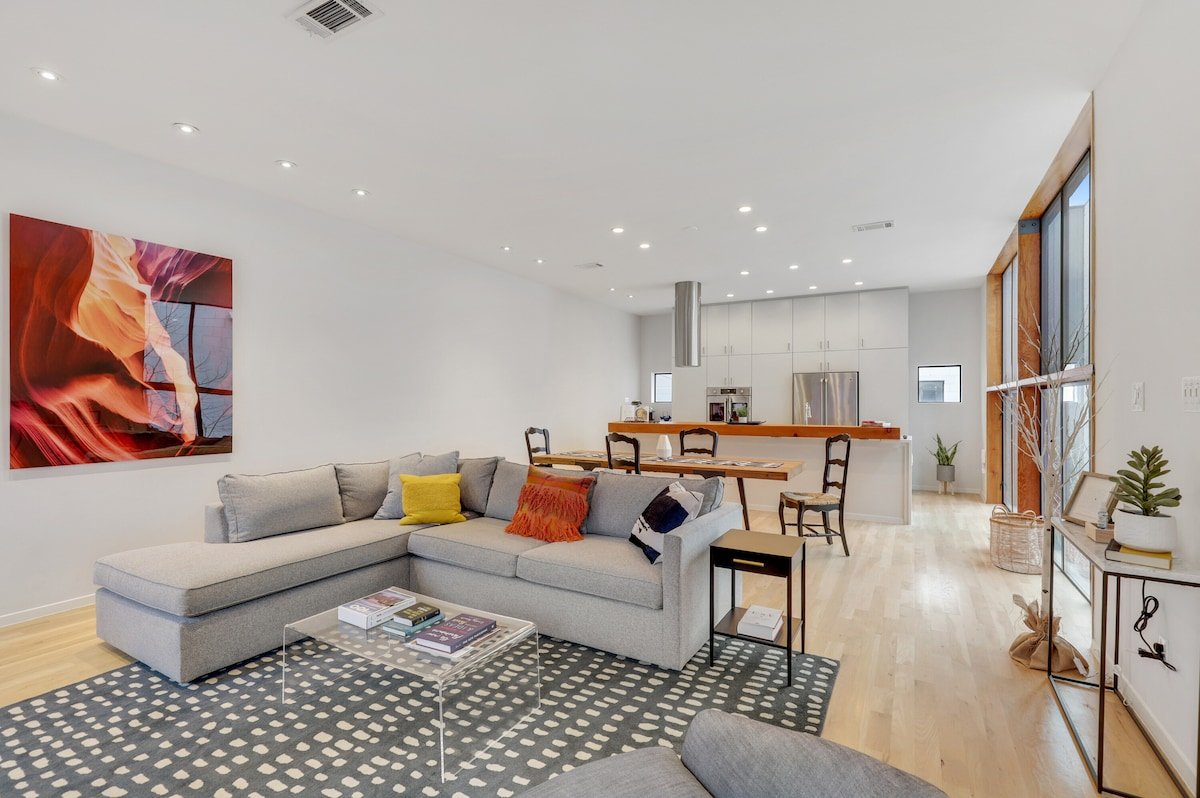 SMU Vibrant Urban Retreat-Center of Dallas +L2 EV gallery image 2