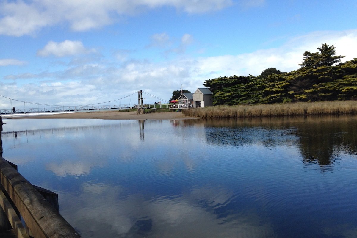 Light & Contemporary gallery image 3