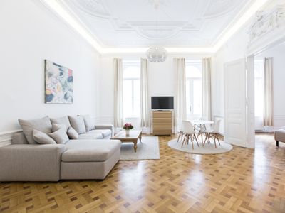 Fabulous City Center Apartment – Apt 18A