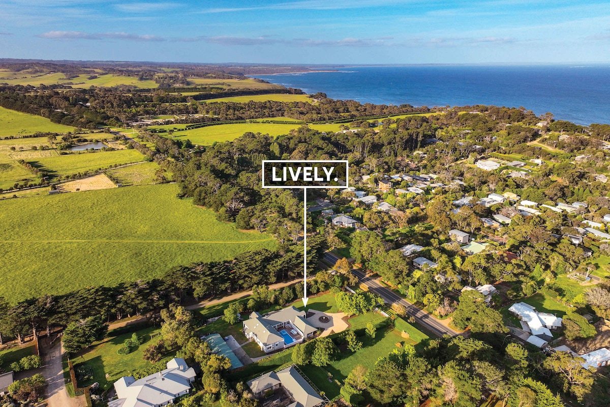 La Casa Bella | Pool, Spa & Sauna gallery image 3