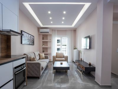 Luxury Downtown Apartment E1