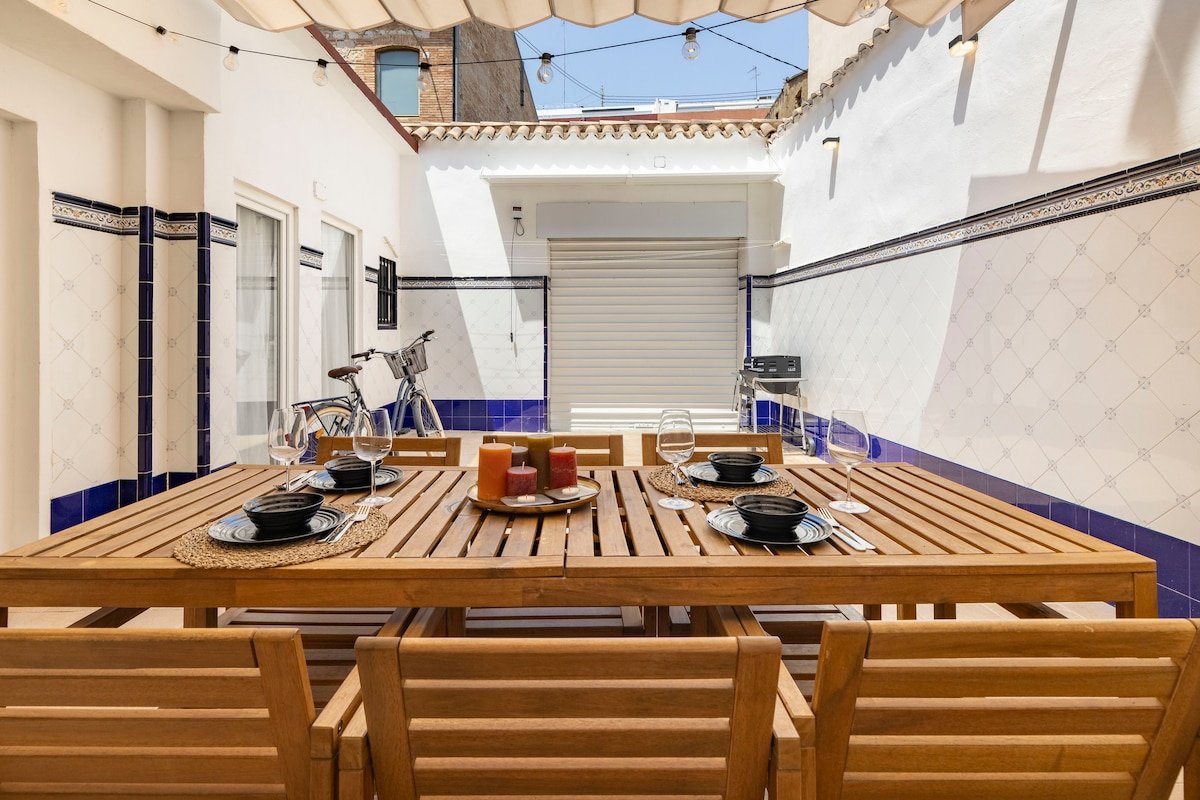 Apartamento al lado del mar y con patio privado gallery image 3