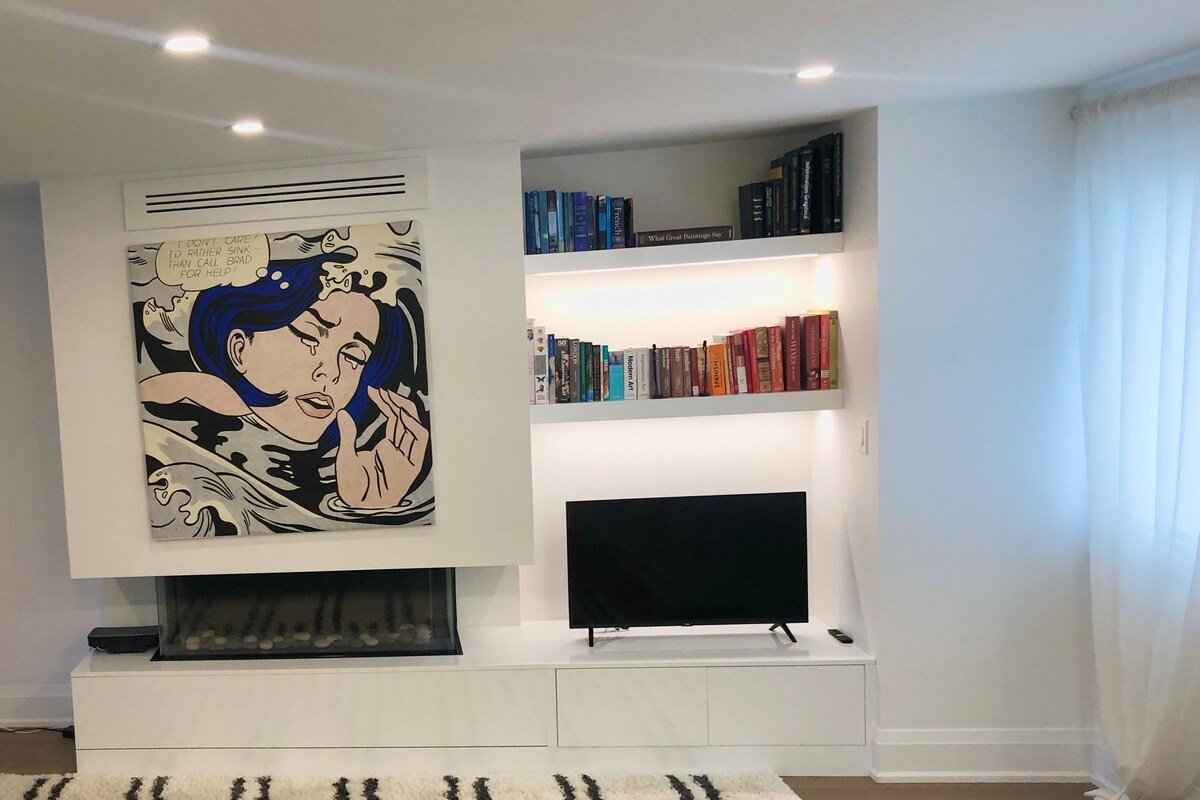 Luxury Modern House with EV Charger in Mid-Town gallery image 3