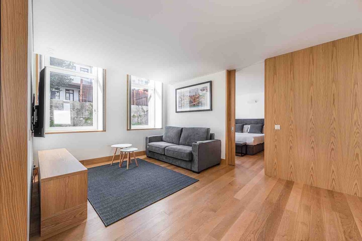 Downtown Alley Design Penthouse gallery image 4