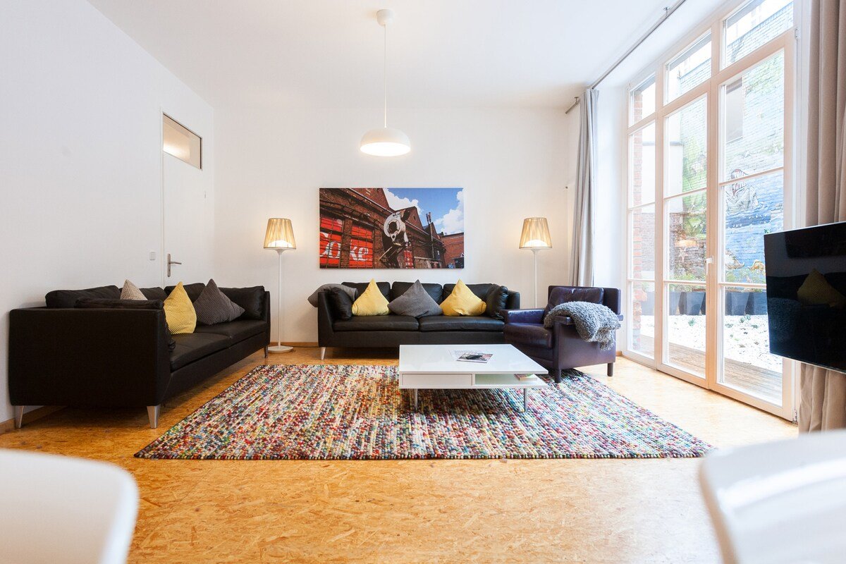 Felt Factory Loft with Patio gallery image 5