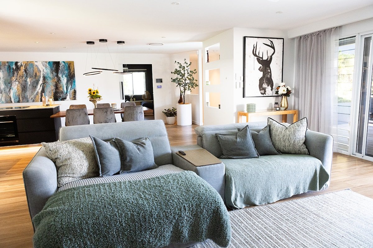 State of the art beach retreat gallery image 3