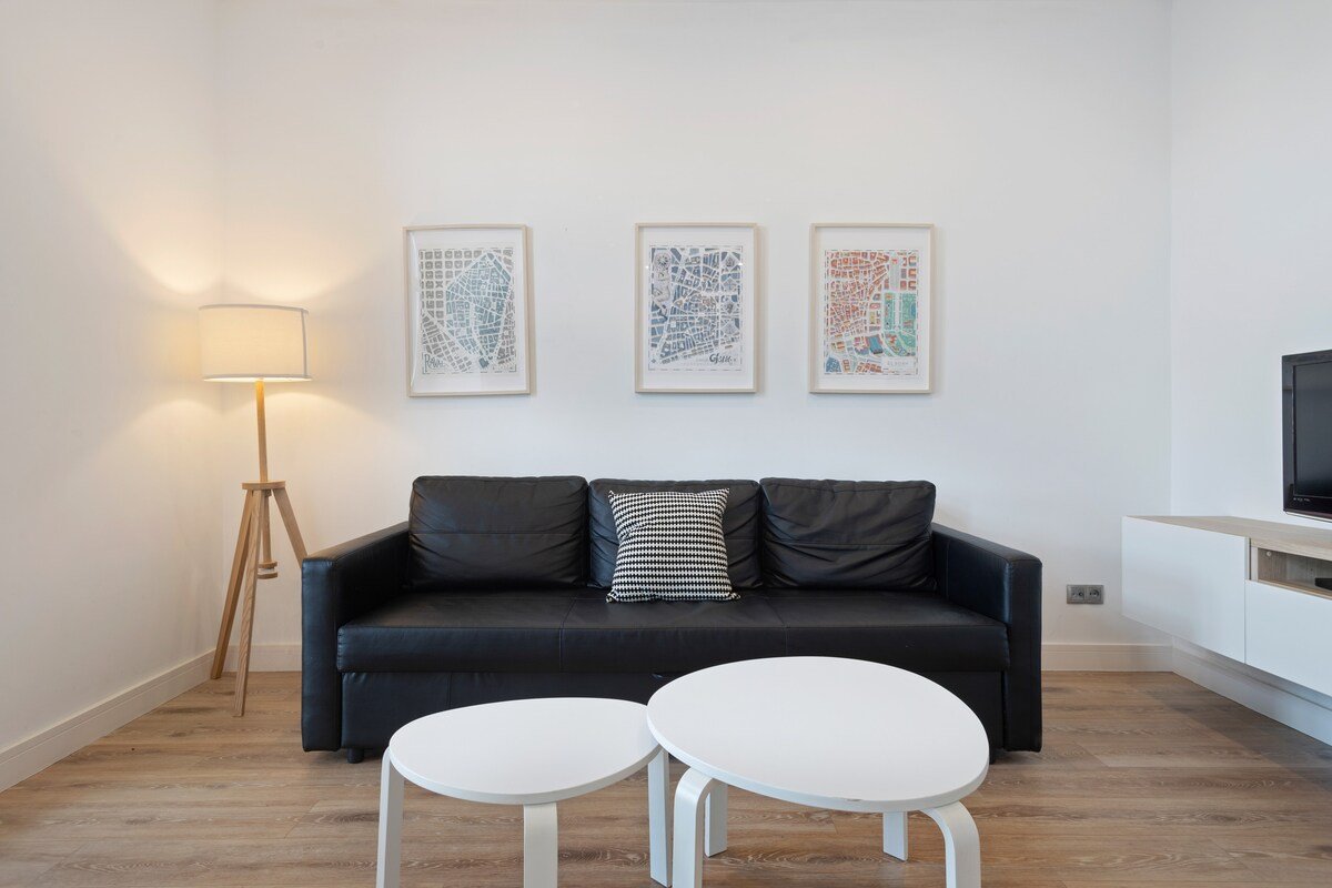 Delightful 2B apartment with views of Tibidabo! gallery image 4