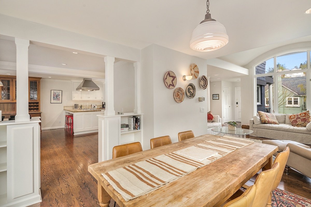 7 BDRM QUEEN ANNE RETREAT – Prime/Quiet location! gallery image 5