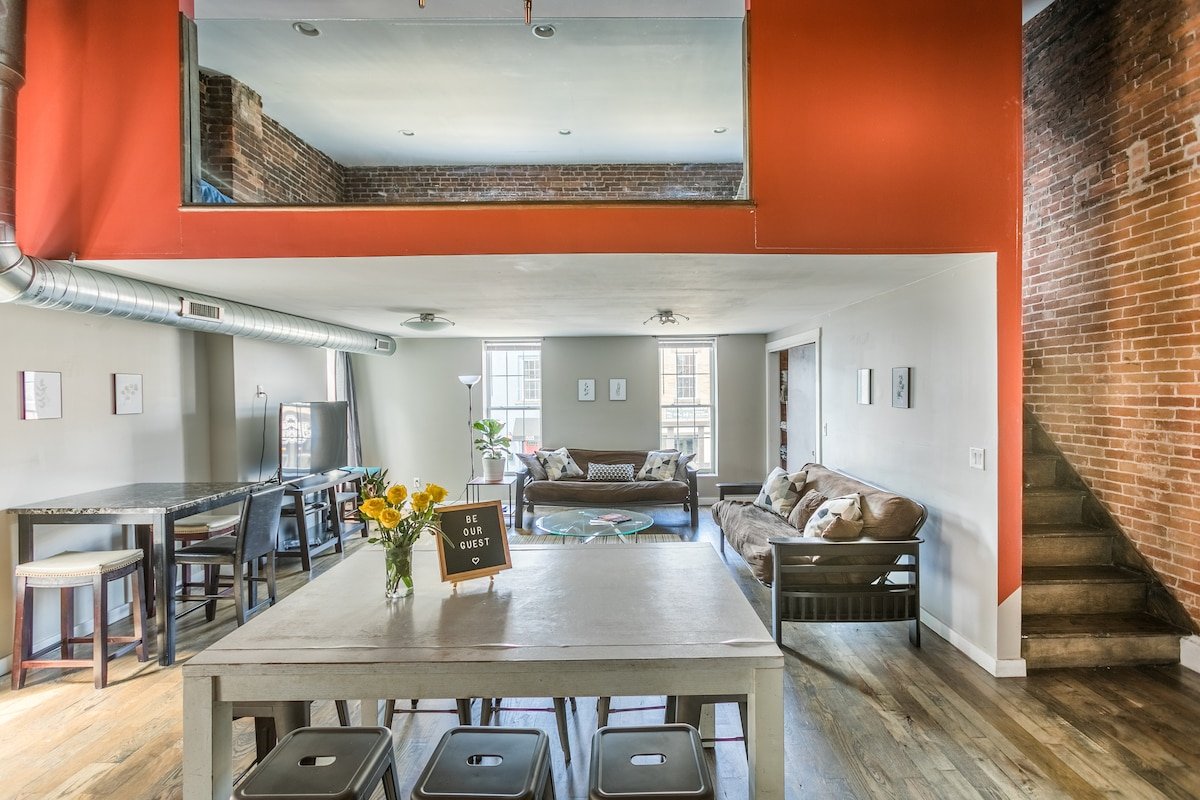 Heart of Olde Towne East Loft gallery image 4