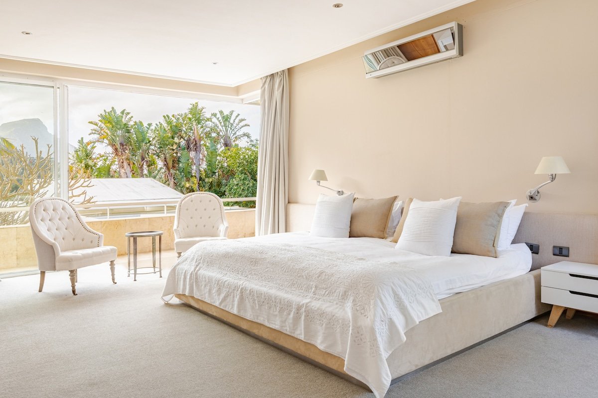 5-Bedroom Villa with Breathtaking Mountain Views gallery image 4