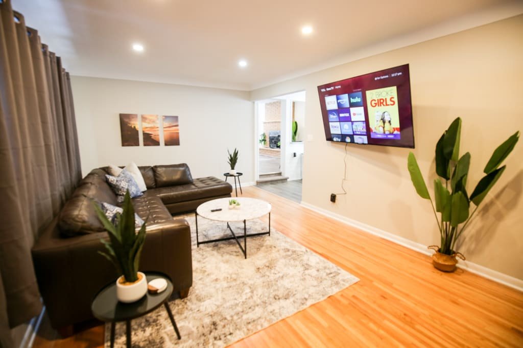 Lux Modern Oasis | WB Lake | Fenced Yard | Grill gallery image 2