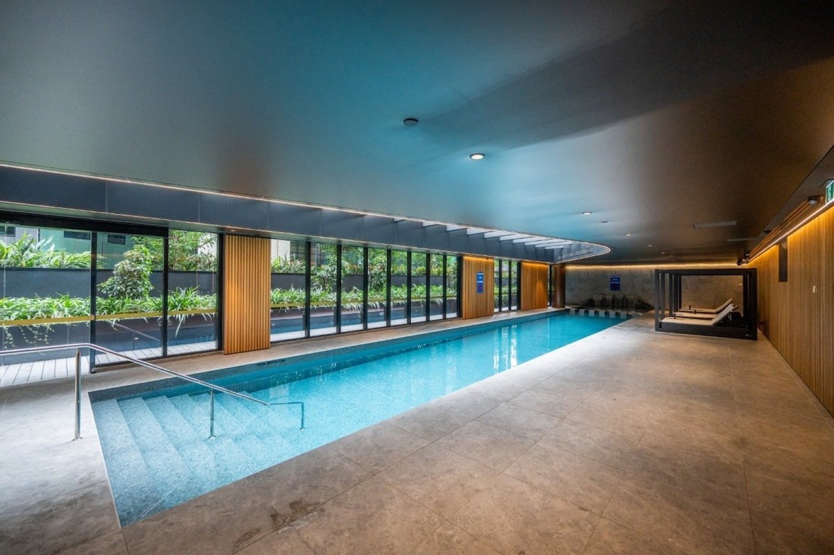 Luxury 4 Bedroom Apt – Parking, pool and views gallery image 5