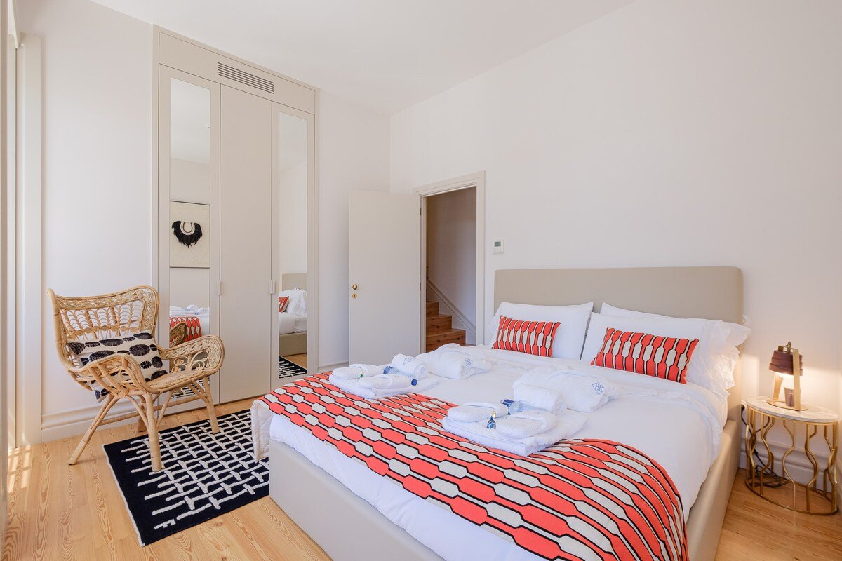 BOUTIQUE Rentals- THE RIBEIRA***** Apt great views gallery image 4