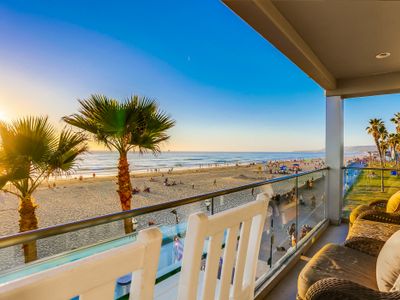 South Beach 4 | Oceanfront 2BR in Mission Beach