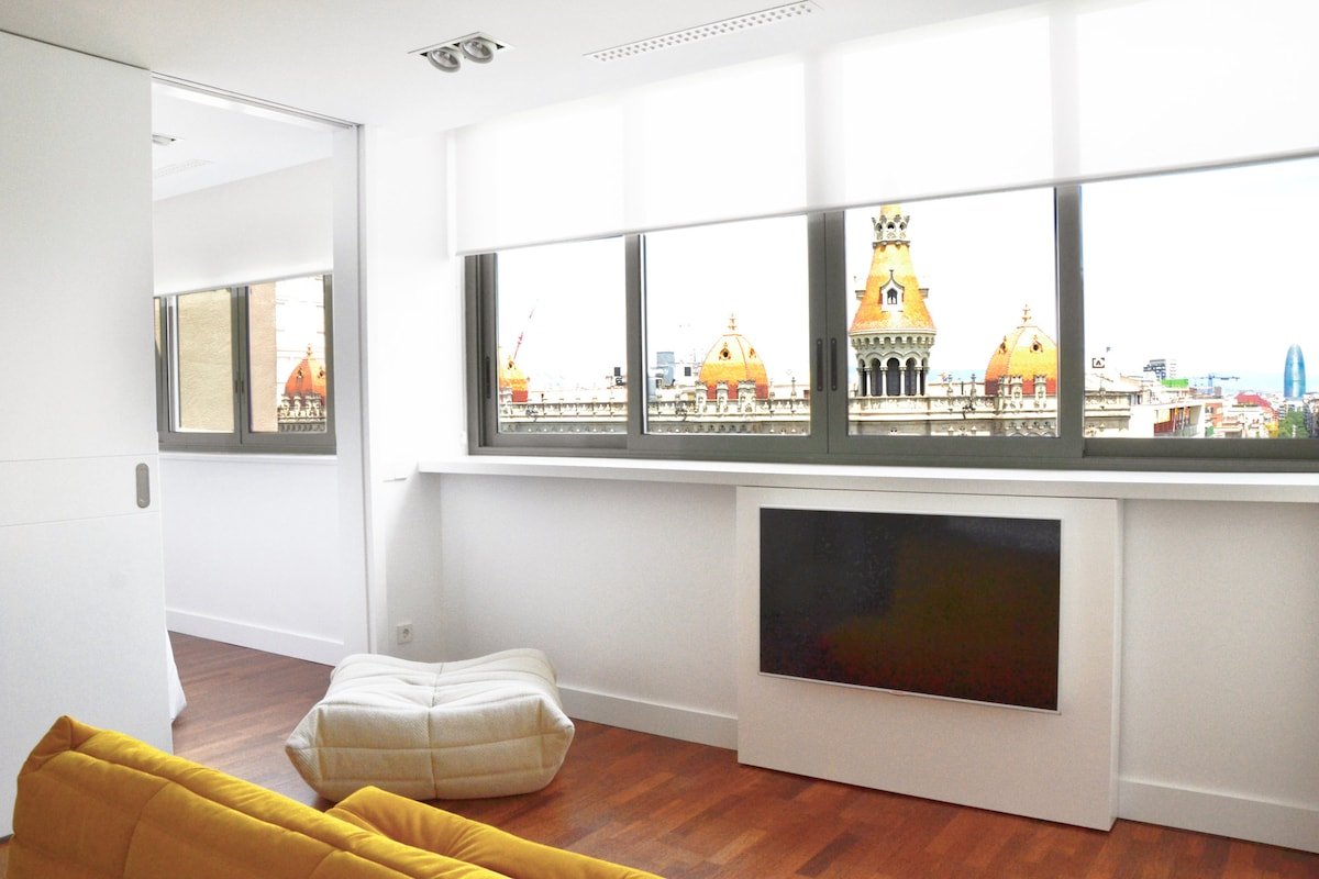 Barcelona center penthouse solarium gallery image 5