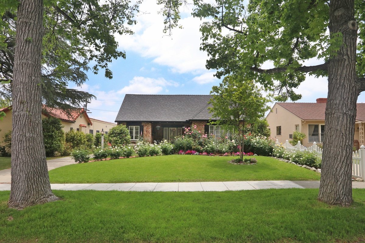 Charming Pasadena English Cottage gallery image 4