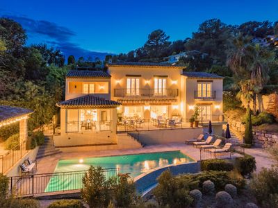 Large Côte d’Azur villa with stunning views & pool