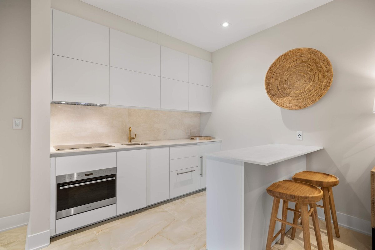 Penthouse with Ocean Views and Infinity Pool gallery image 4