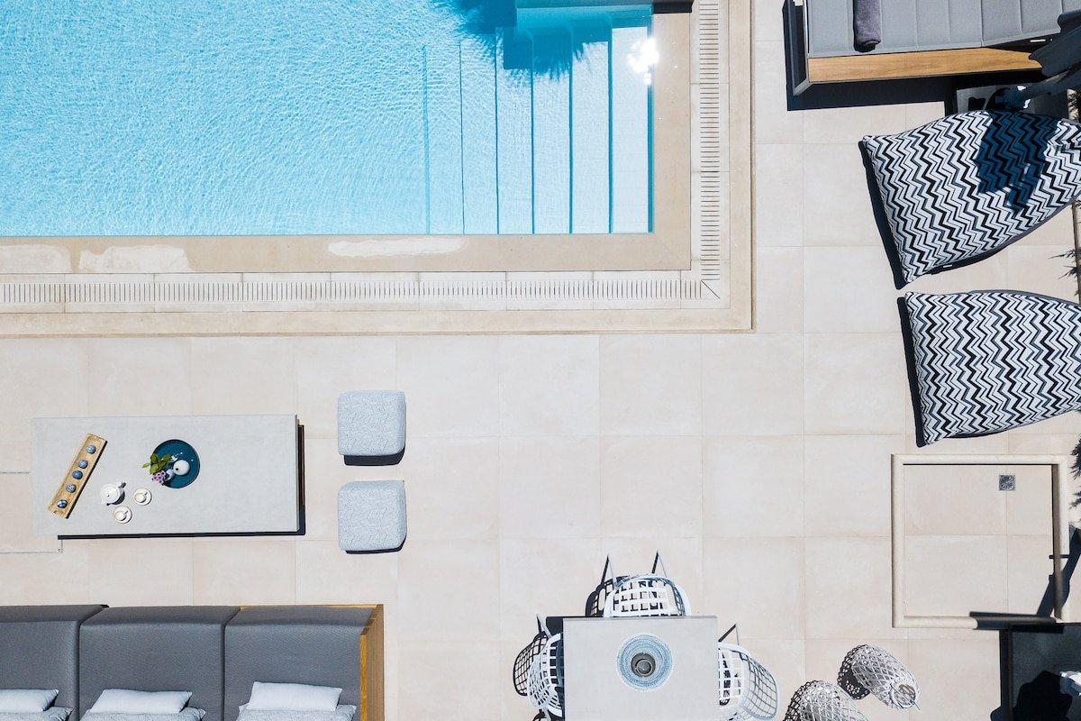 Vasilios Villa, with Pool, Gym & Close to Beach gallery image 5