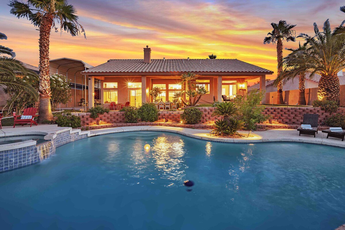 Tranquil oasis w/ Pool (heat xtra) Spa/ mini putt. gallery image 3
