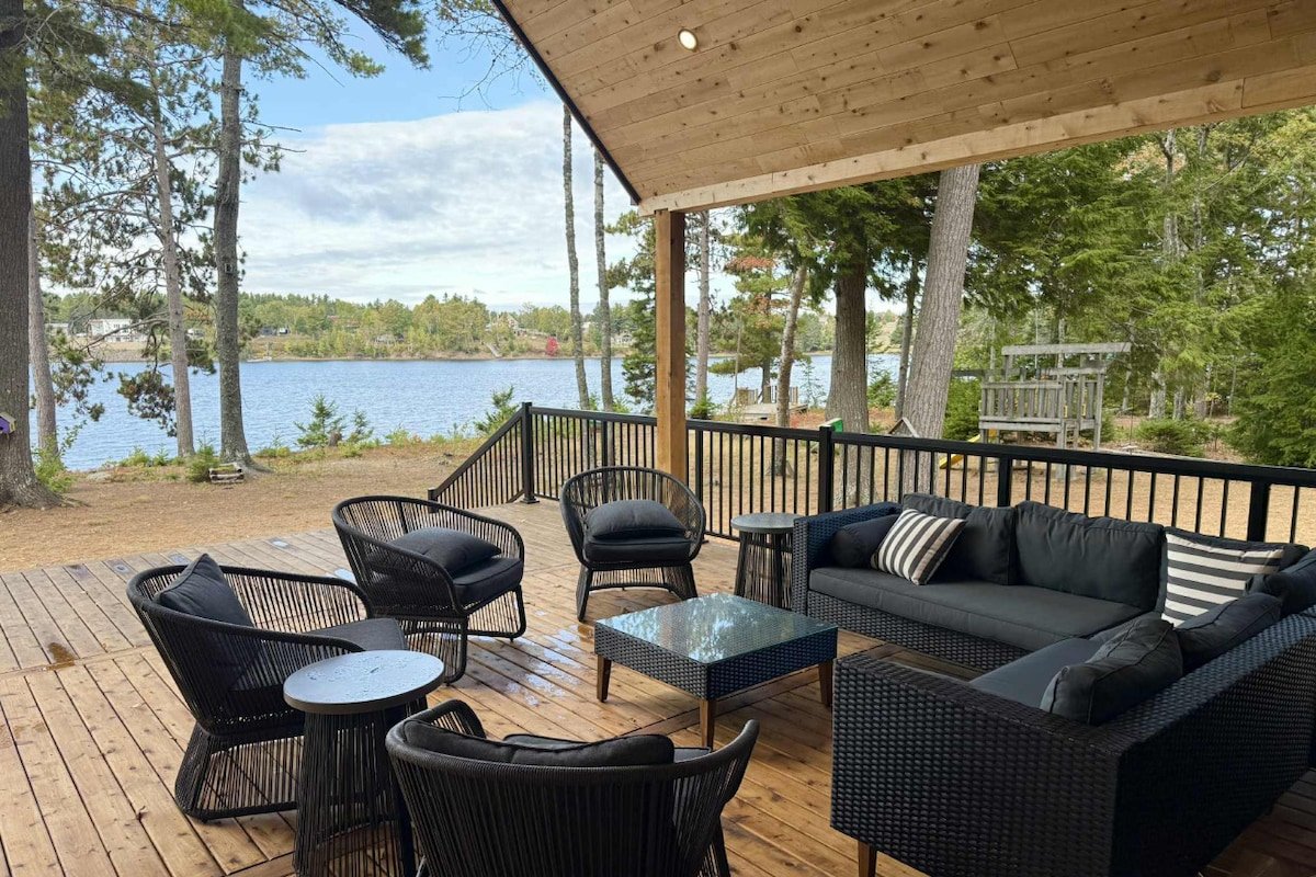 Sunset Shore Cottage – Riverfront gallery image 5