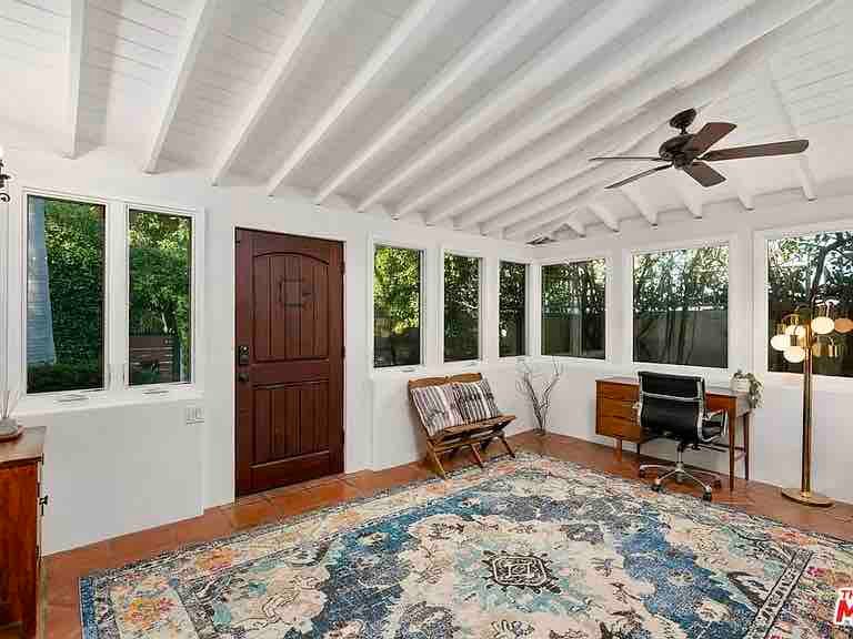 Stylish Spanish Style 3/2 Close to Everything gallery image 5