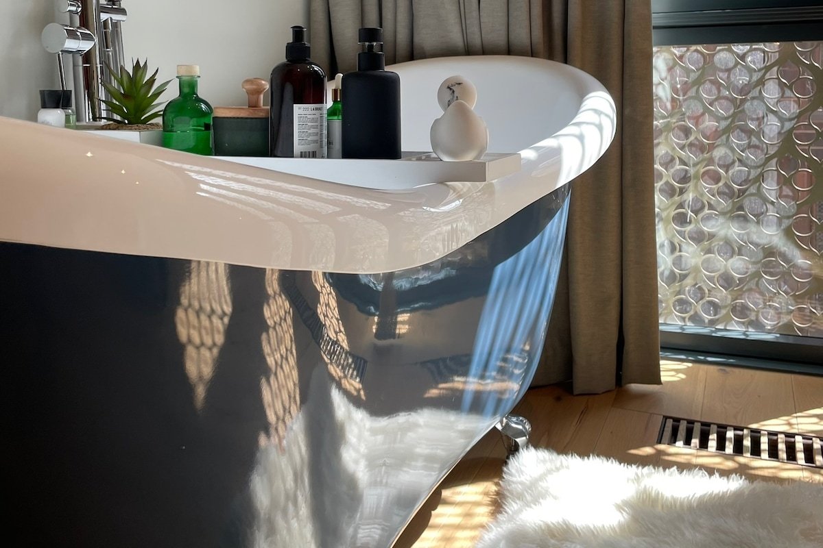 Rooftop Retreat | 2BR | Private Parking gallery image 2