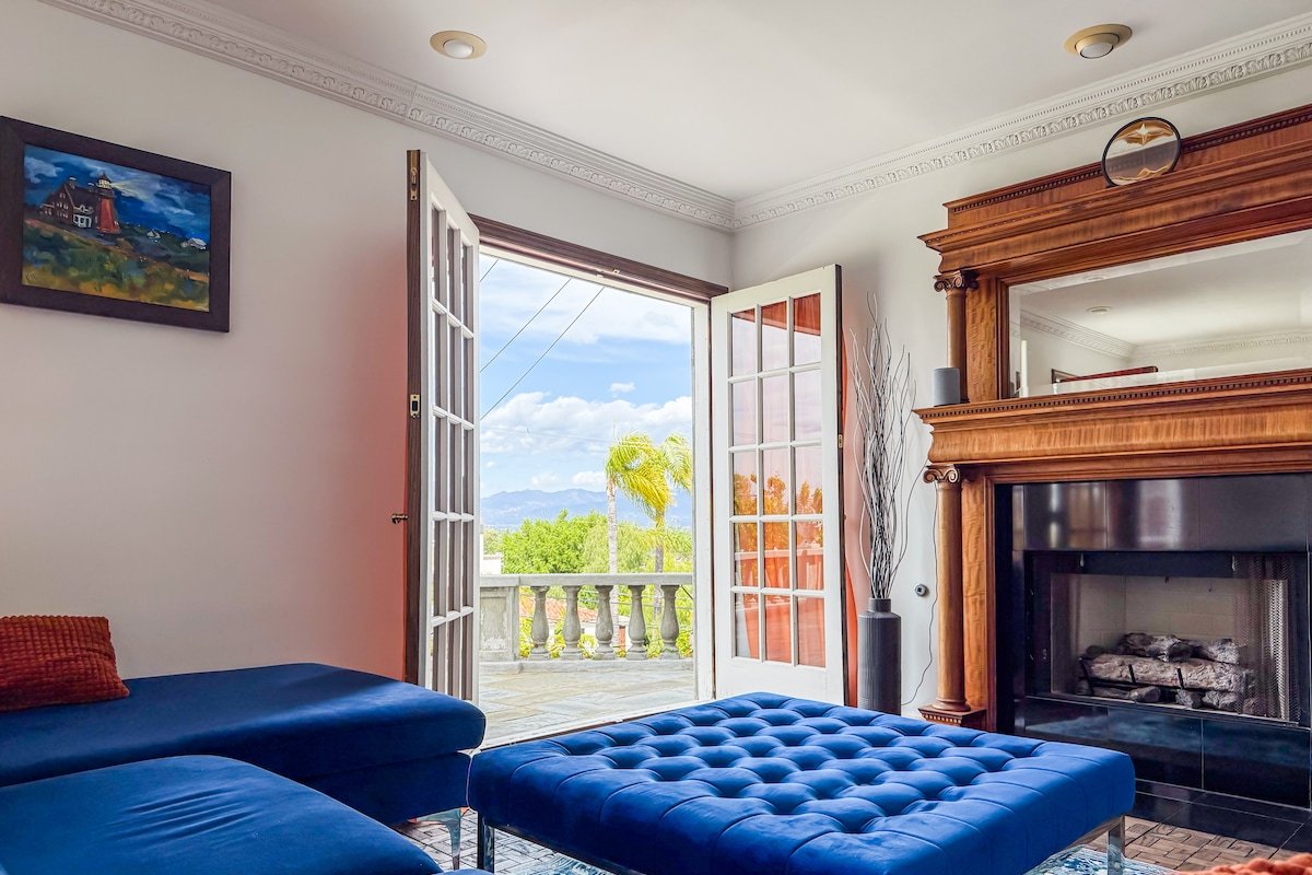 Vista Villa – Poolside Elegance with Views gallery image 4