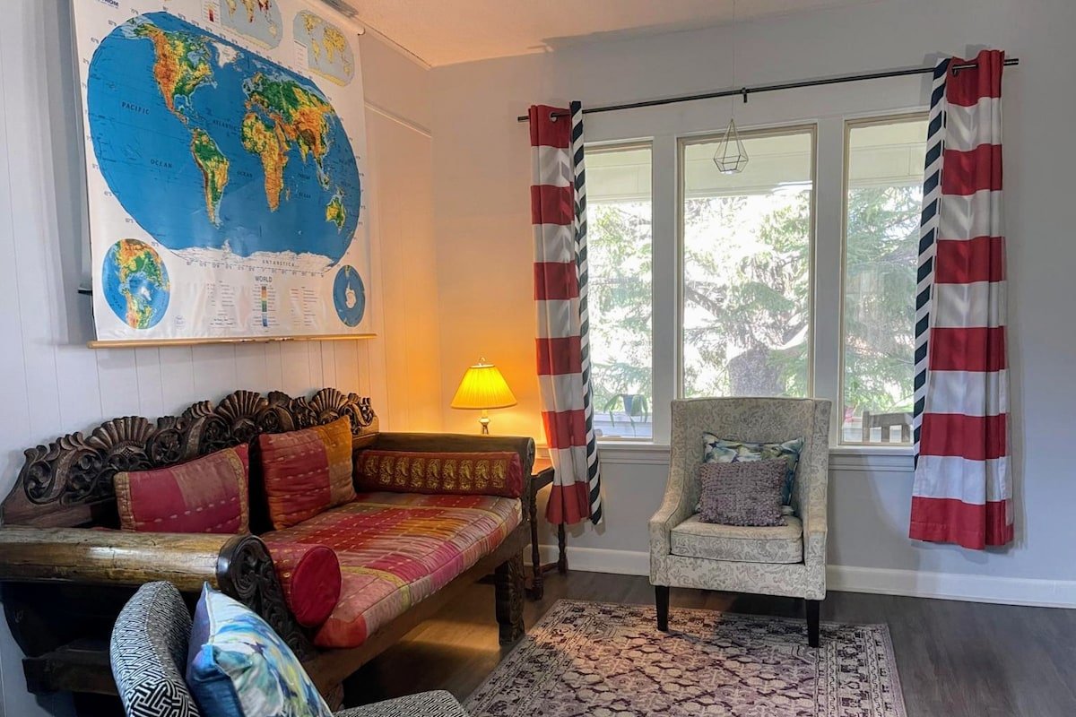 ☀Sunny Character☀7 mins to downtown w fenced yard gallery image 4