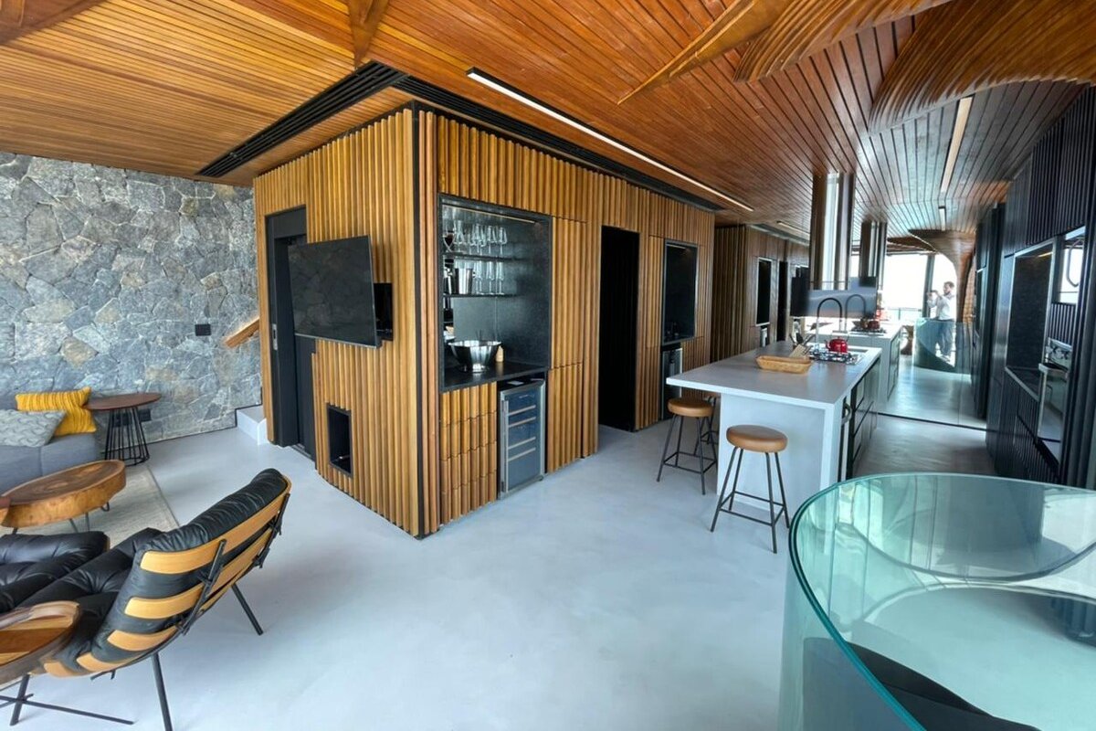 Incrível cobertura com vista para o Arpoador. gallery image 3