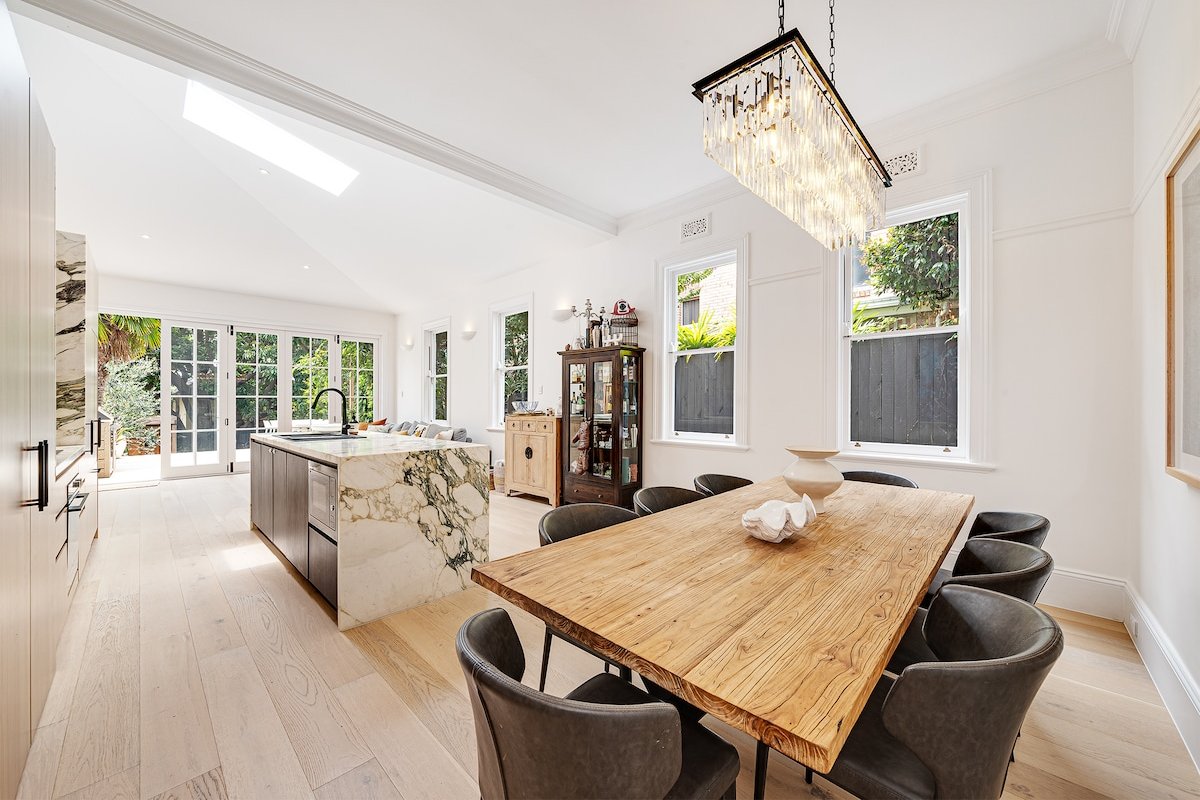 Sauna, parking, outdoor entertaining gallery image 3