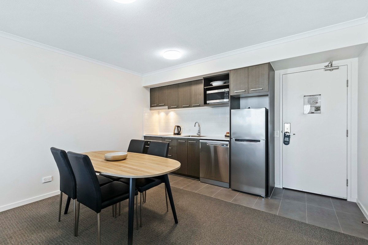 Executive Two Bedroom Apartment gallery image 4