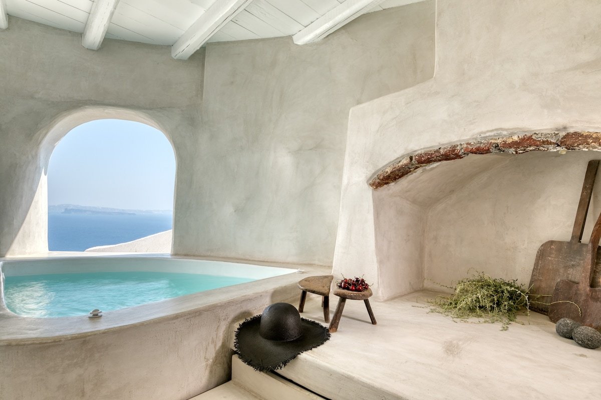 Marble Sun Villa with Hot-Tub and Caldera View gallery image 4