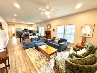 Sleeps 8, 4 Queen Beds, W/ Poker Table and Games!