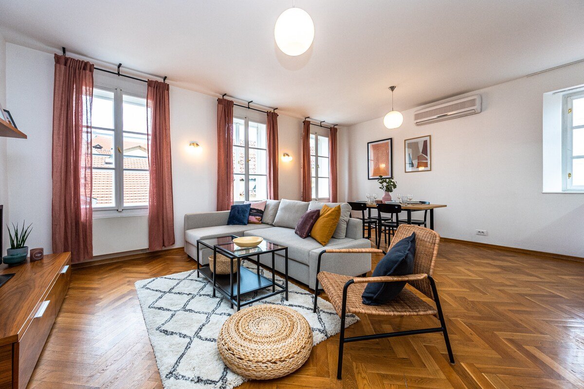 Sunny Prague apartment with the view and terrace gallery image 3