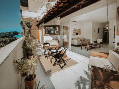 Bright 6bed Penthouse Seconds from Beach