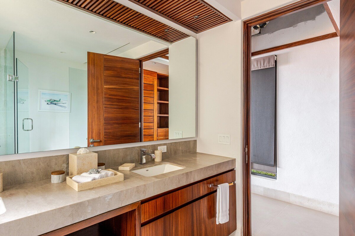 Oceanview Iyari Villa w/ Plunge Pool & Terrace gallery image 4