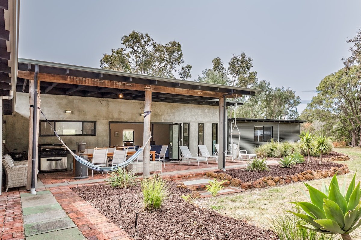 Old Mill Grove—Bush Escape Near Beaches & Wineries gallery image 2