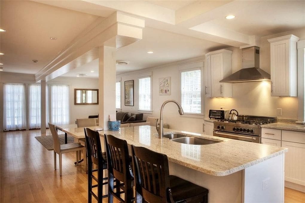 Peleg Barker House. Spacious & Family Friendly! gallery image 3