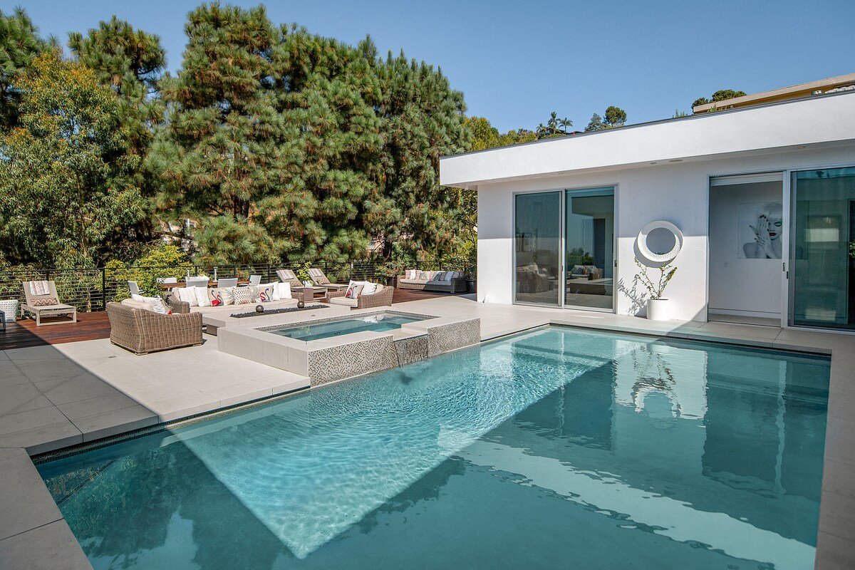 Trousdale Modern gallery image 5