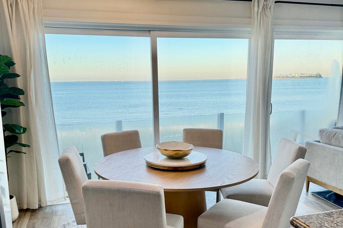 Long Beach house on the sand