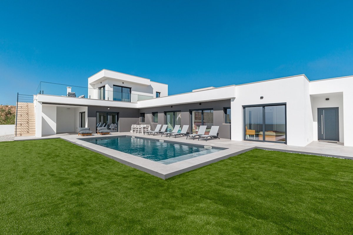 Villa Locki with ocean view gallery image 2