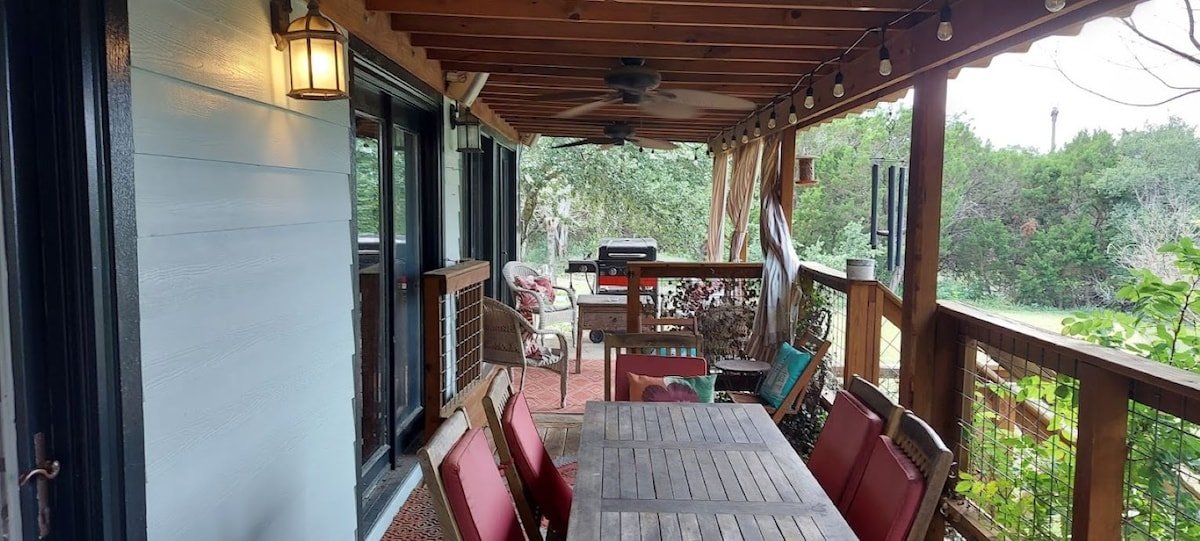 Perfect setting for large groups to spread out gallery image 5