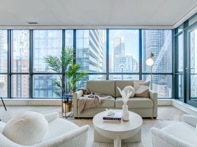 Chic & Spacious 2BR | Sleeps 6