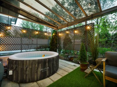 Private Hot Tub, Pool, Spacious 3bd!