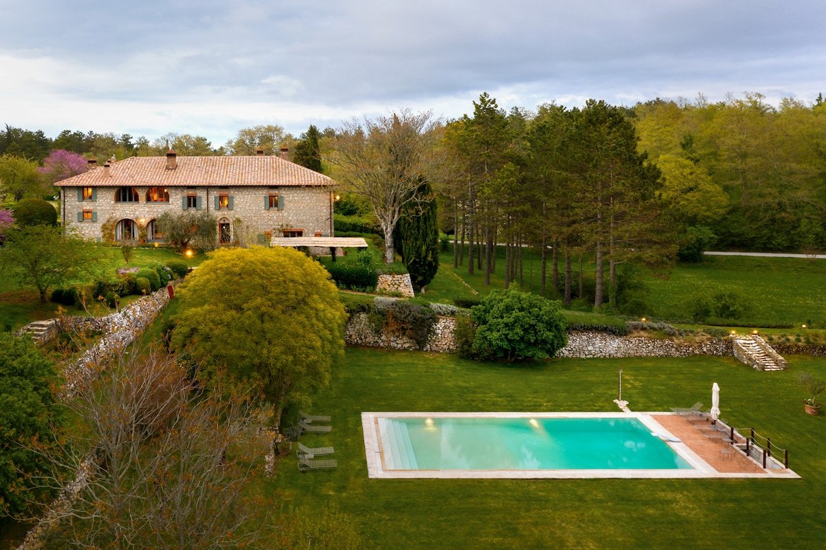 Aiola gallery image 2