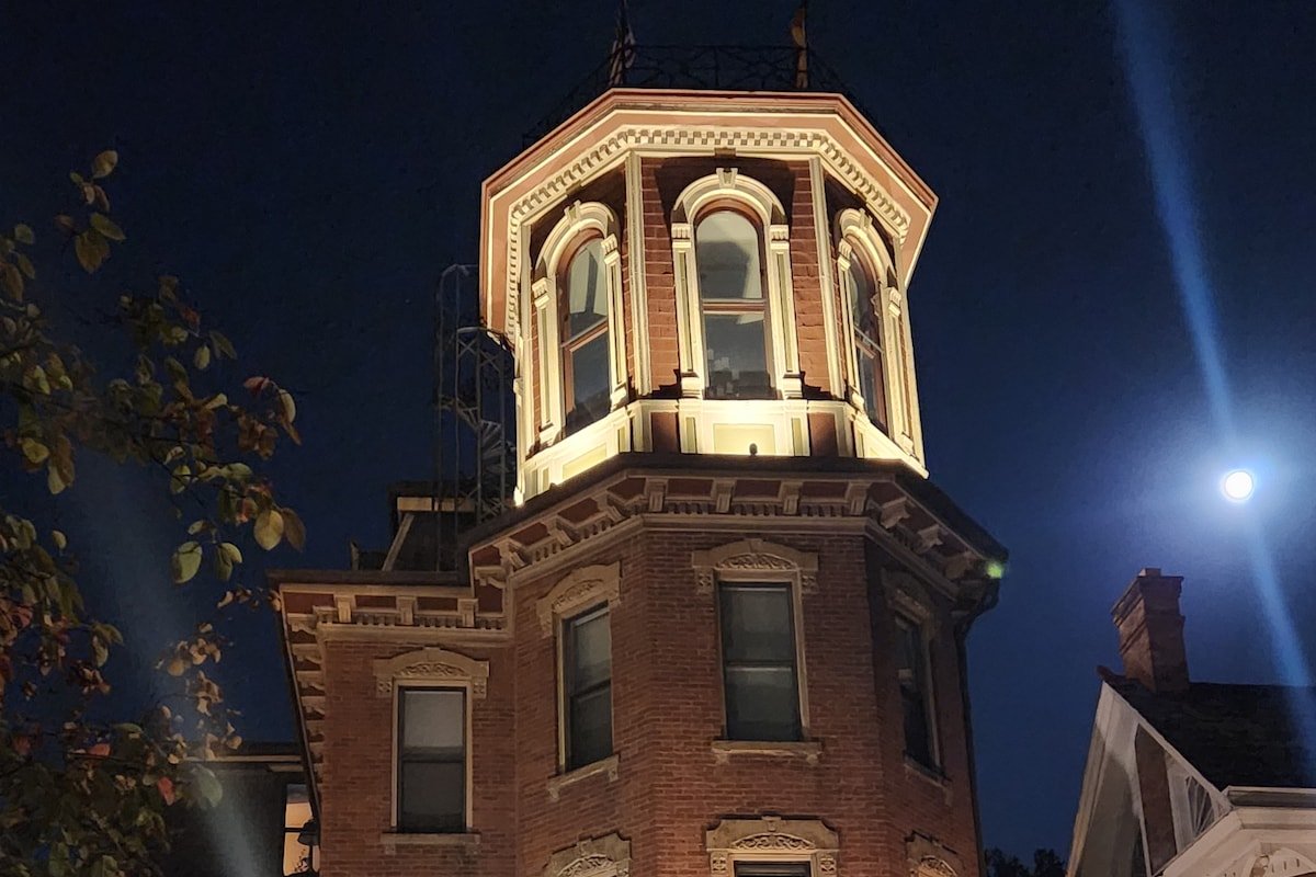 Schwartz Castle German Village gallery image 3