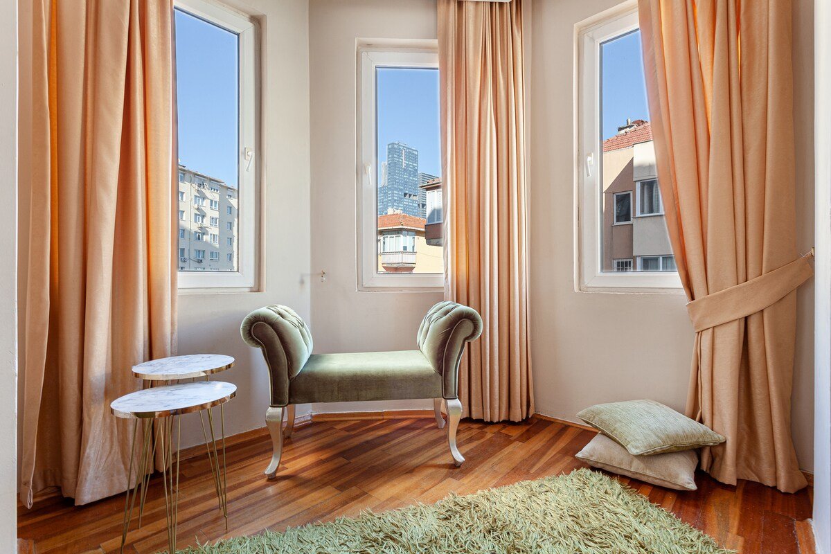 Superb &Spacious 4BR-2BA /Cevahir Mall-Metro gallery image 2