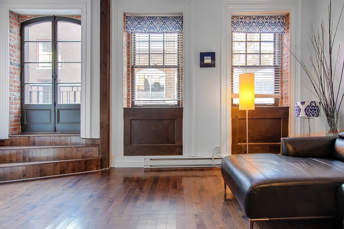 SJ101 – Les Lofts St-Jo – Par Les Lofts Vieux-QC gallery image 2