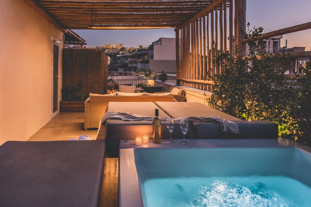 Luxury apt with Acropolis view Terrace and Jacuzzi gallery image 2